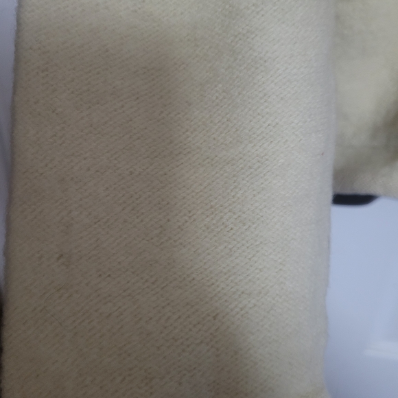 Elegant Cream Teddy Jacket for Women - Picture 2 of 7